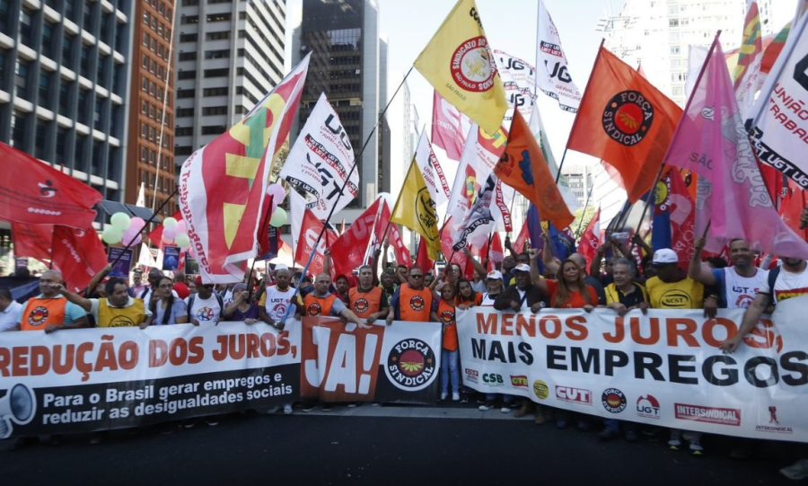 Aumento dos juros é absurdo e criminoso